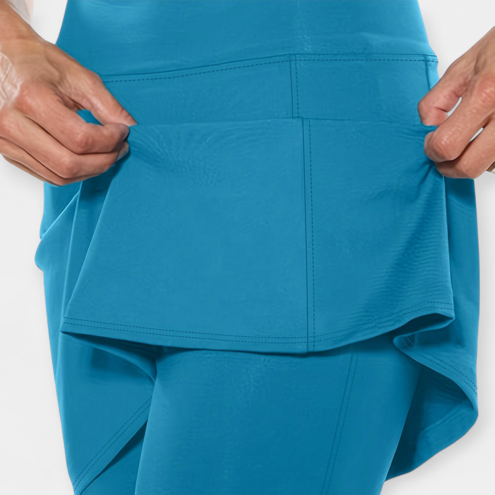 Hochgeschnittene Shorts mit Rock