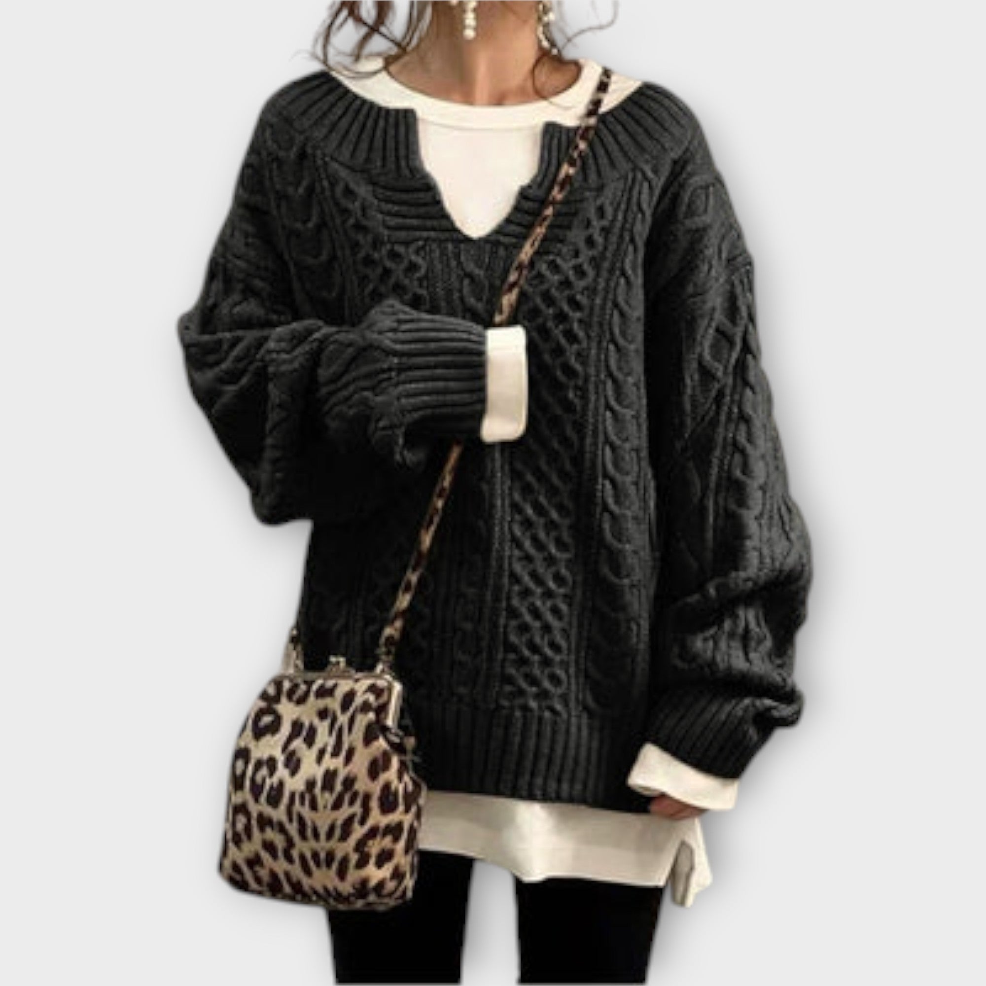 Übergroßer Pullover mit Kabelstrickdesign