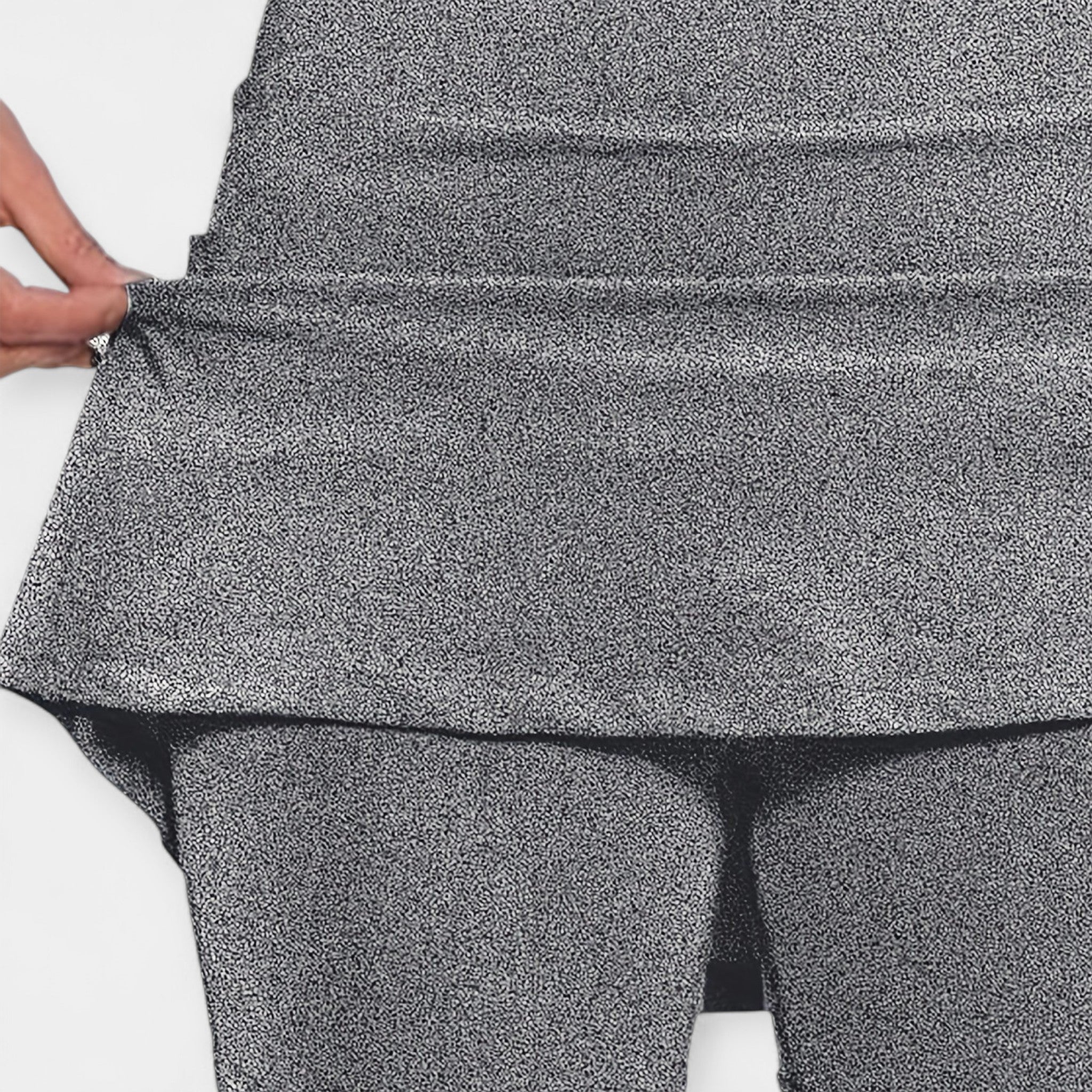 Hochgeschnittene Shorts mit Rock