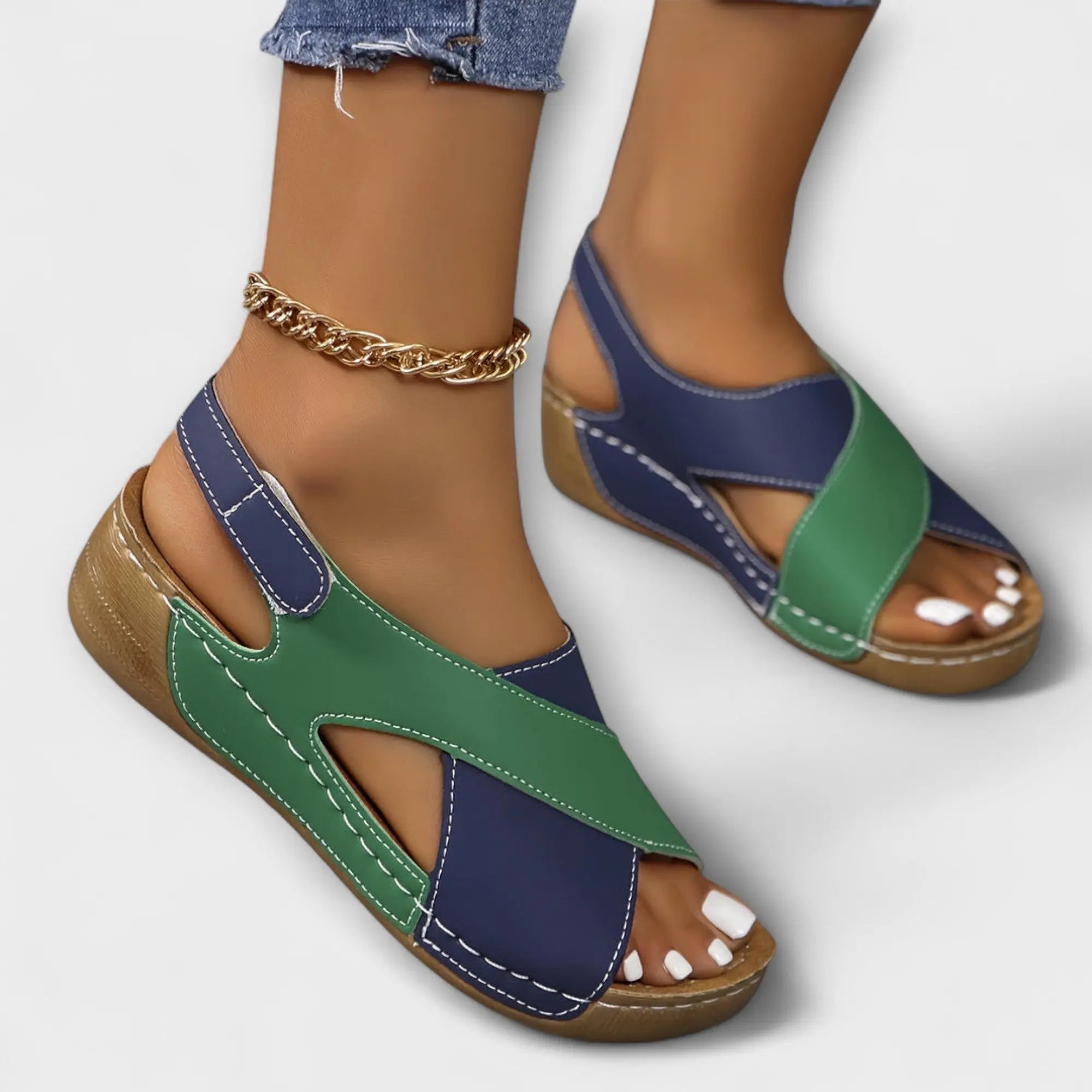 Sara - Leichte und Atmungsaktive Trekking-Sandalen