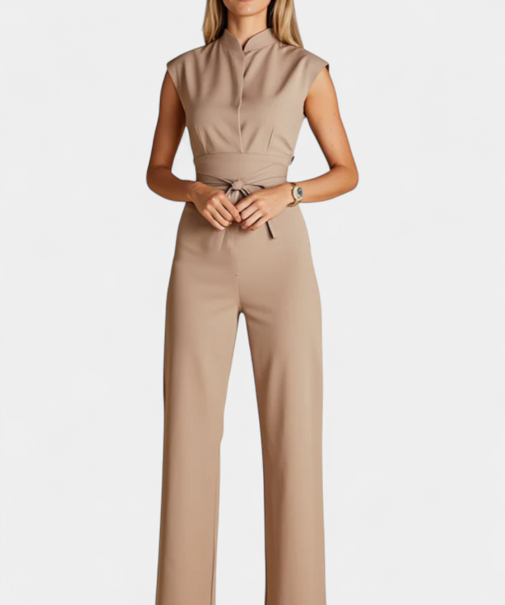Ärmelloser Jumpsuit mit ausgestelltem Schnitt