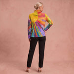 Hochkragenpullover mit lebhaftem Muster – 2