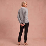 Erika V-Ausschnitt Pullover mit Spitzenbesatz – Grau – 3