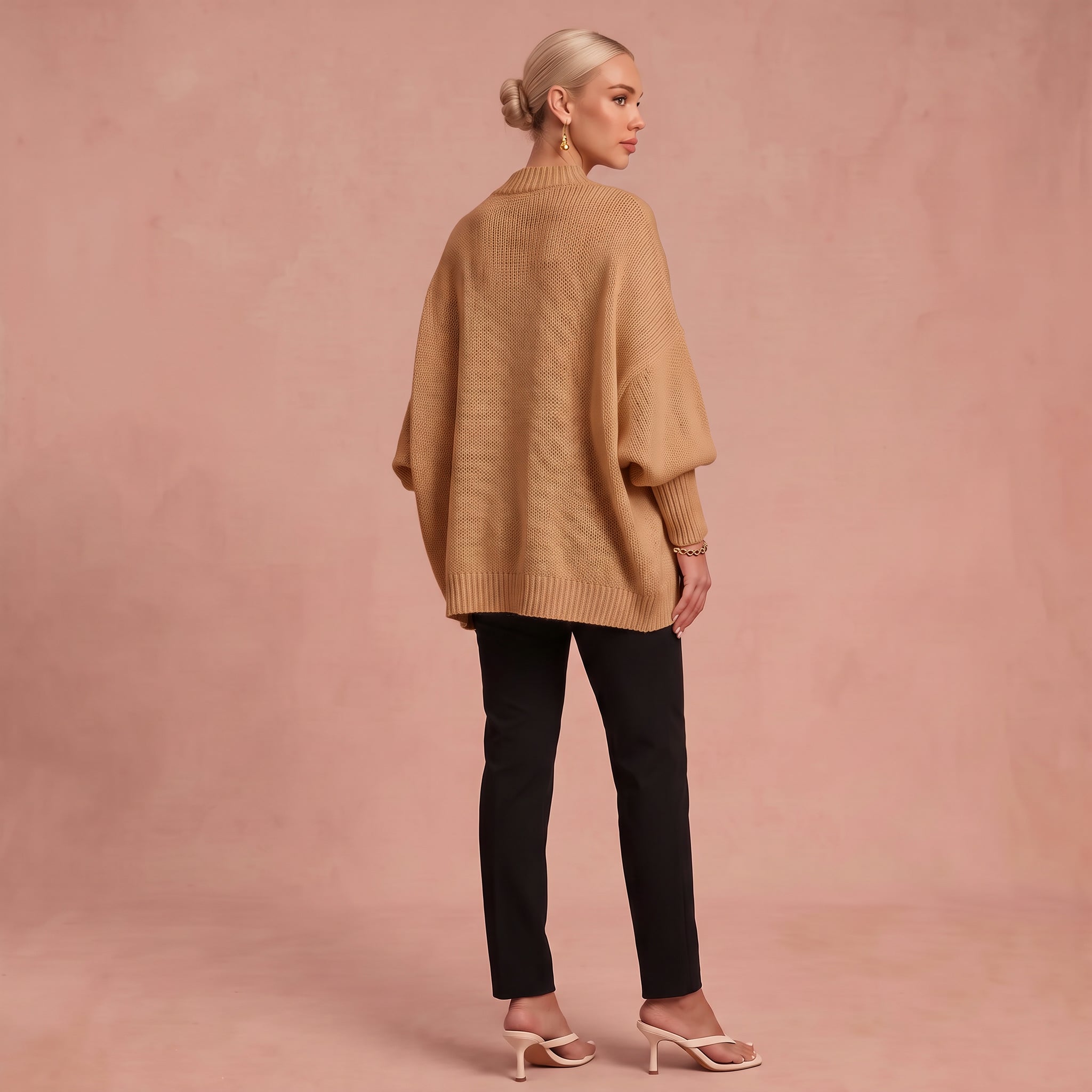 Essenz | Raffinierter Wollmischpullover – Braun – 3