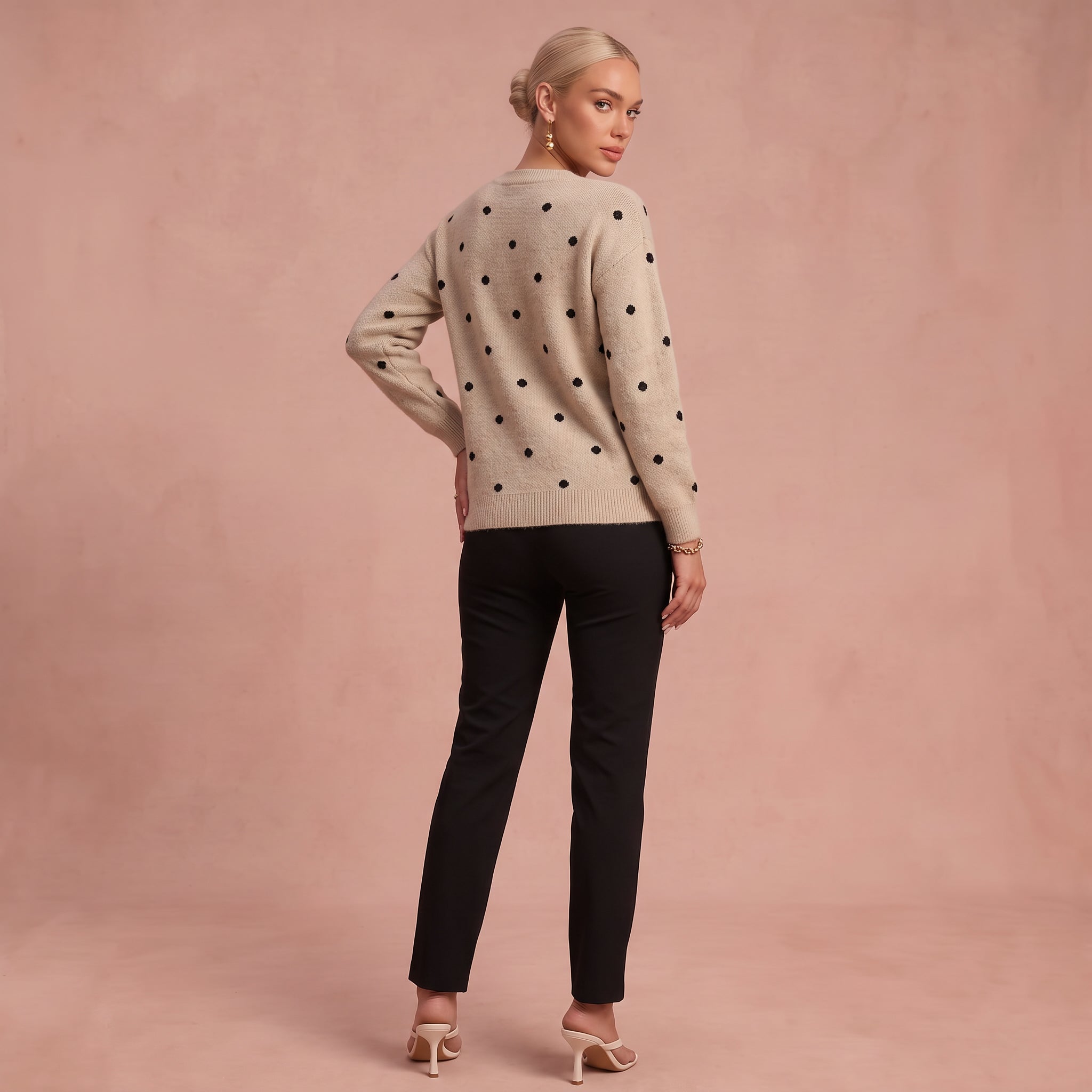 Astrid – Lässiger Strickpullover mit Polka-Dot-Muster – 2