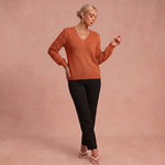 Martha - V-Ausschnitt Pullover Couture – Orange/Rot – 1