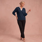Erika V-Ausschnitt Pullover mit Spitzenbesatz – 1