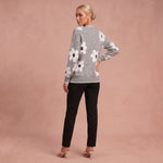 ASTRID | Eleganter Blumen-Pullover mit V-Ausschnitt – 2